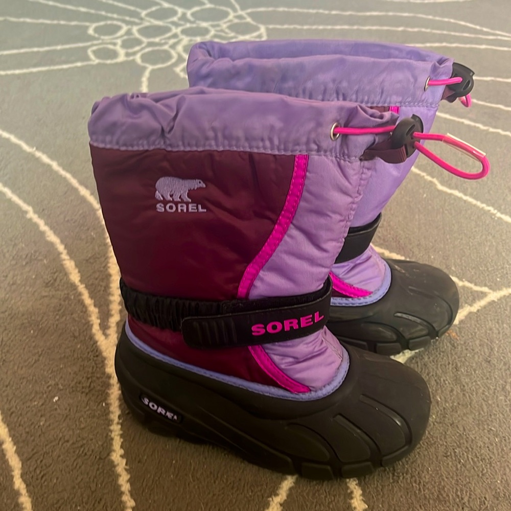 Sorel Children’s Flurry snow boots, purple dahlia, children sz 13